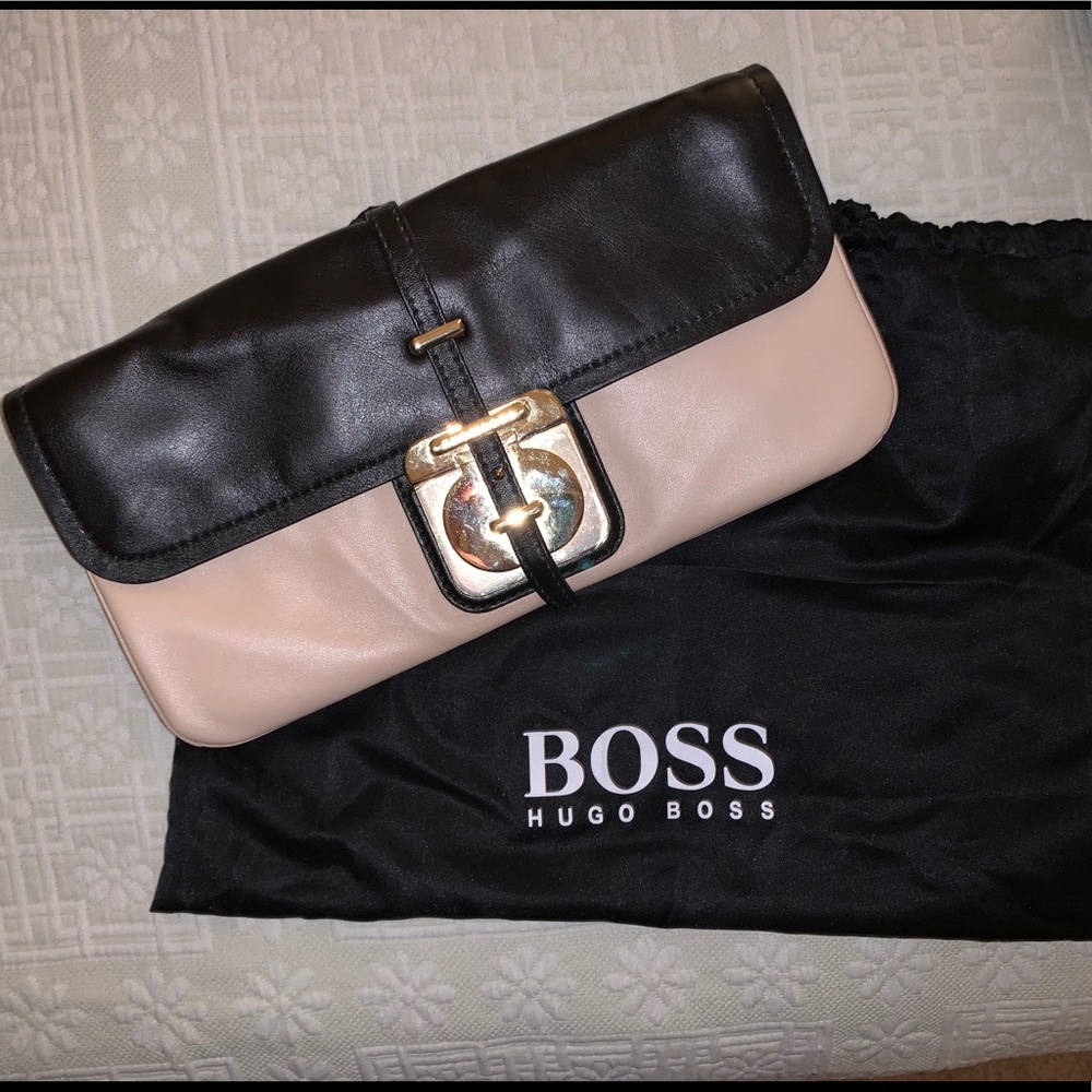 NWOT Hugo Boss creme & black clutch w/ wrist strap